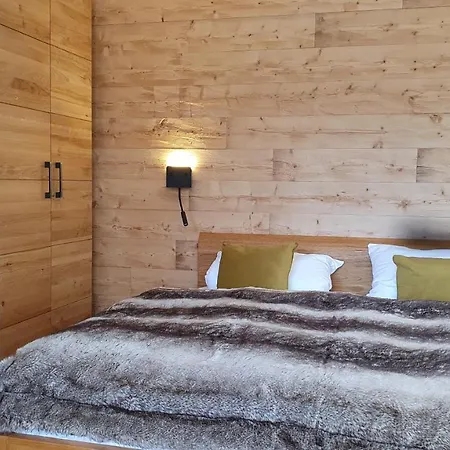 Daire Mit Terrasse Im Alpinen Stil